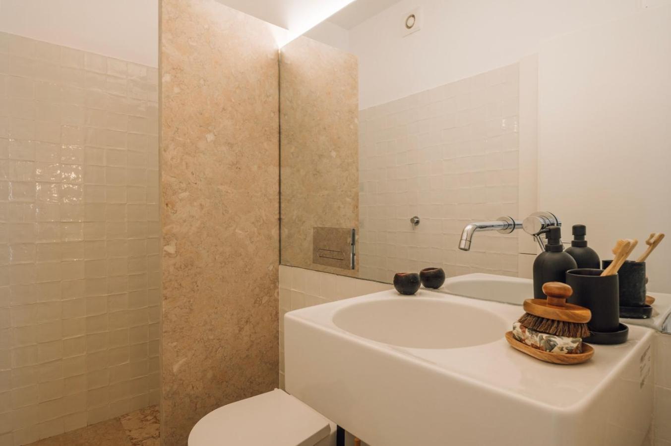 Marinella - 2 Bedrooms In Santo Antonio Apartment Lisbon